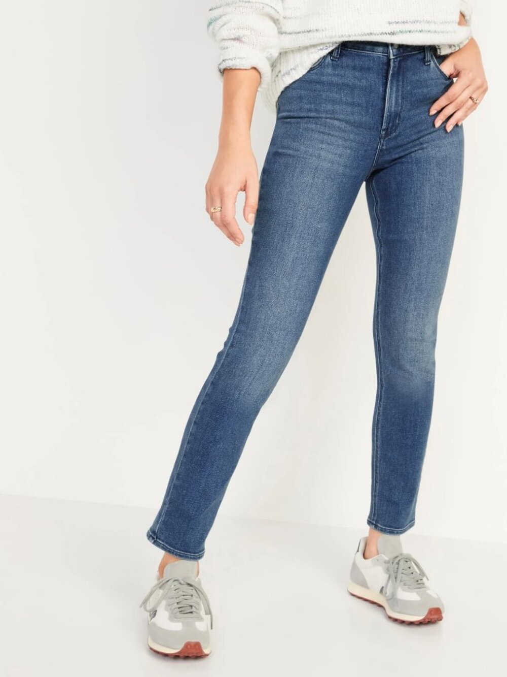 Old Navy High-Rise Wow Straight Jeans Size 8 Medium Wash
